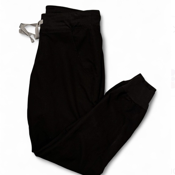 Figs Women’s Black Jogger Scrub Pant / Zamora Jogger Scrub Pants - Picture 4 of 8
